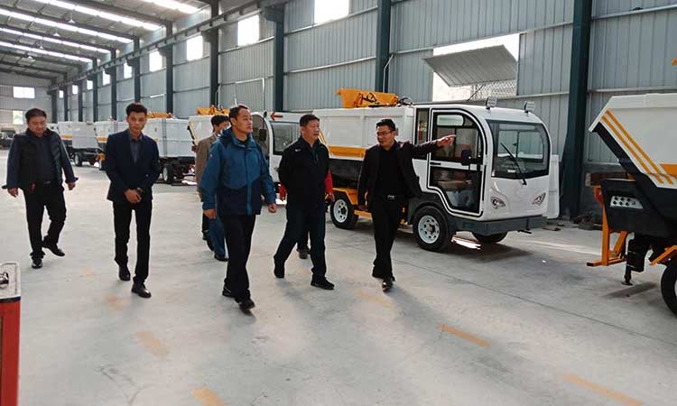 歡迎長清區(qū)城管局領(lǐng)導到百易環(huán)保參觀考察指導工作