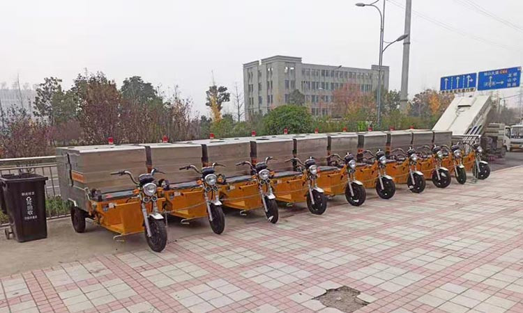 環衛純電動三輪高壓清洗車交車現場