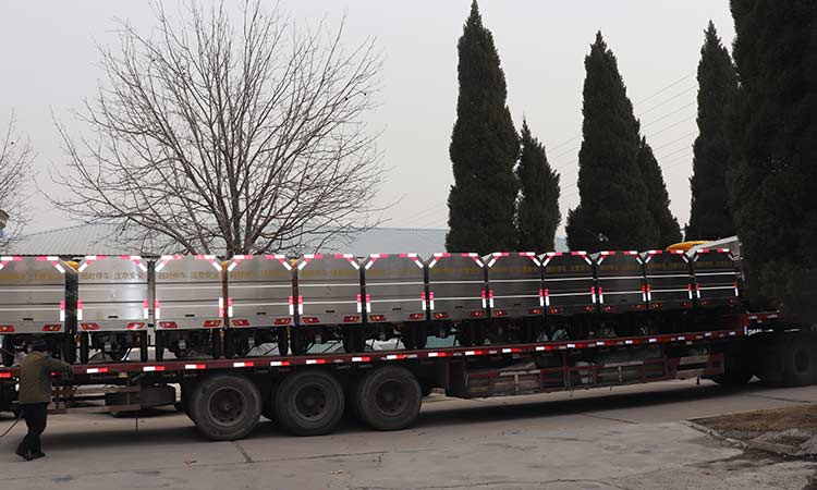 北京環(huán)衛(wèi)公司引進大批兩分類垃圾車