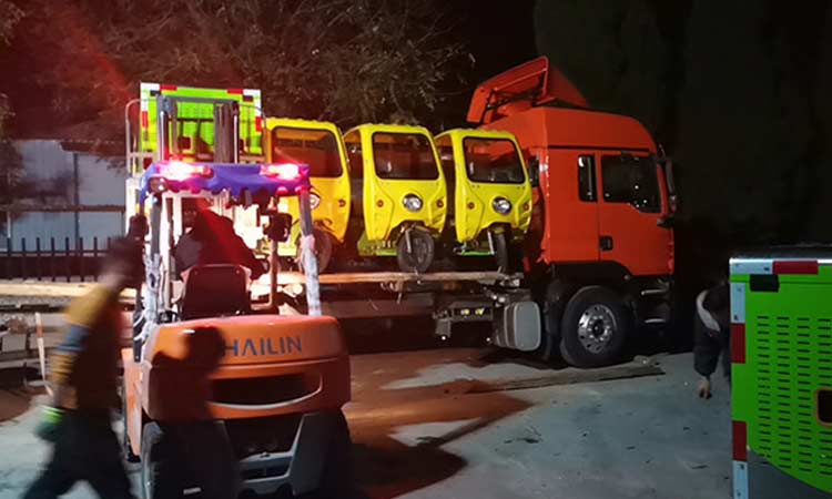 百易長青-多功能高壓沖洗車發貨現場 高壓沖洗車