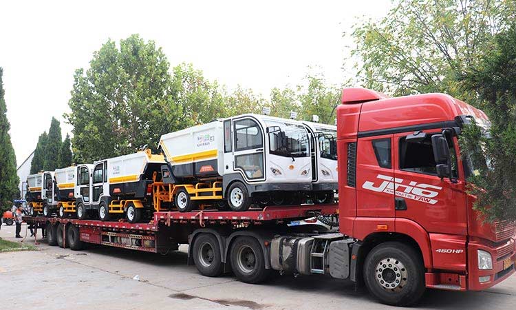 電動垃圾清運車發(fā)車現(xiàn)場 垃圾清運車