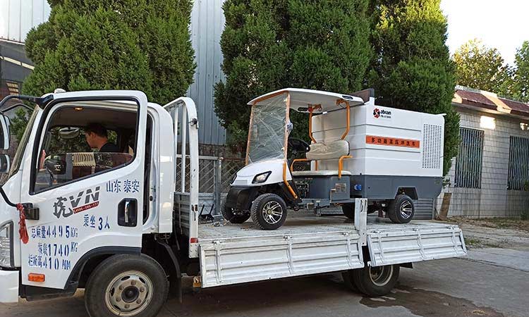 環衛公司購置小型多功能高壓清洗車