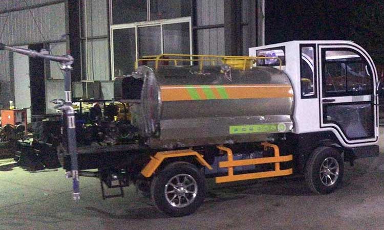 四輪灑水車功能測試 小型電動灑水車