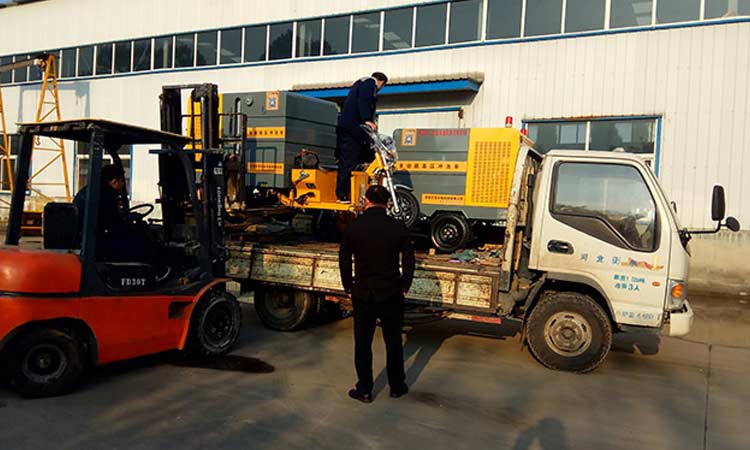 小型多功能高壓沖洗車(chē)