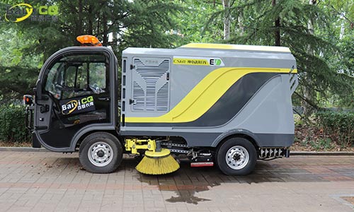 小型道路洗掃車(chē)，“變干掃，為洗掃”創(chuàng)新環(huán)衛(wèi)