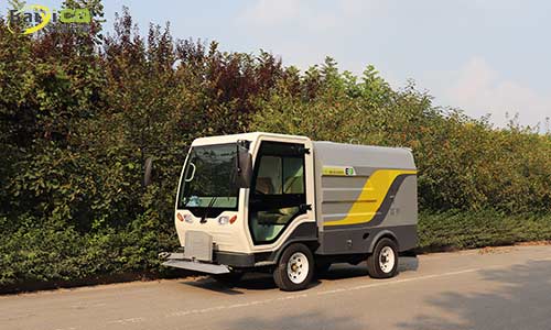 電動高壓清洗車，協同作業為道路環衛查漏補缺