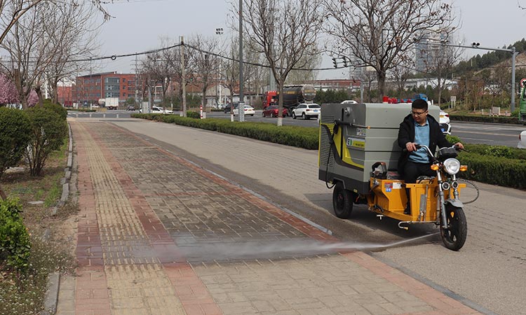 環衛高壓清洗車公共設施清潔好幫手