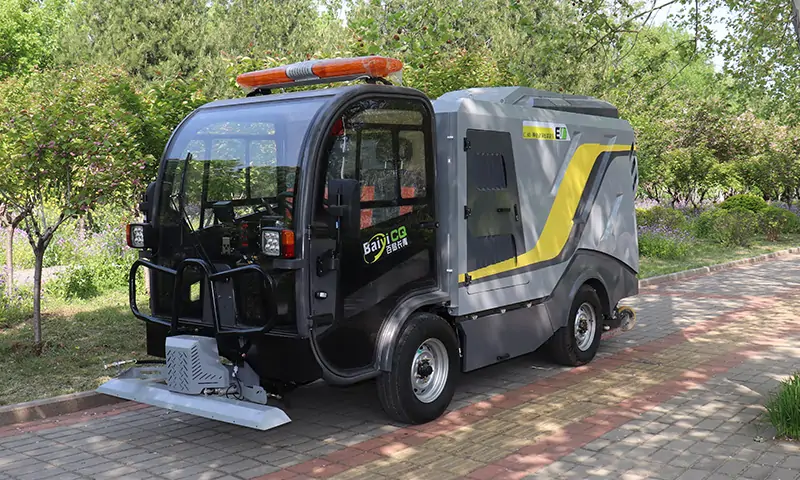 人行道輔道如何深度清洗？小型深度清潔車(chē)的實(shí)際使用效果怎么樣？