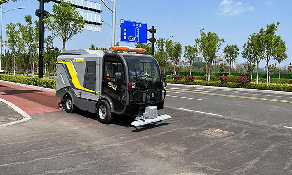 道路污染深度清潔車(chē)--深度清潔，多領(lǐng)域、多區(qū)域路面保潔、衛(wèi)生治理！