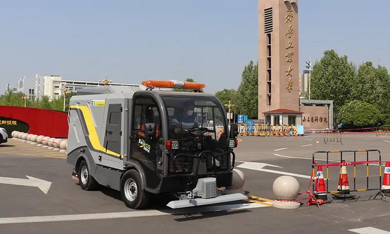 人行道、輔道也能使用的深度清潔車(chē)？打破傳統(tǒng)路面清掃模式，開(kāi)創(chuàng)背街小巷深度清潔新時(shí)代！