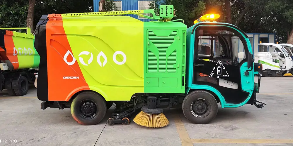 道路洗掃車_路面污漬清潔“專家”_電動洗掃車_環衛洗掃車_小型洗掃車