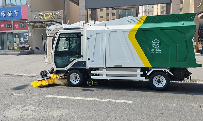 多功能樹(shù)葉收集車(chē)：環(huán)衛(wèi)利器的秋季神器，助力河南環(huán)衛(wèi)。