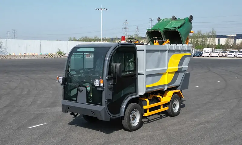 新款后裝式垃圾清運車：物業景區道路垃圾桶垃圾轉運的專業設備