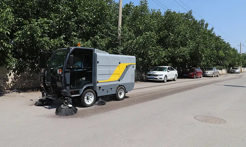 純電動清掃車：城市清潔新風尚，道路清掃專家。