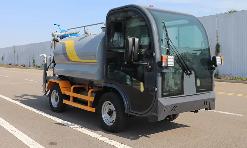 城市美容師的"智能畫筆"：新能源灑水車開啟環衛作業新篇章