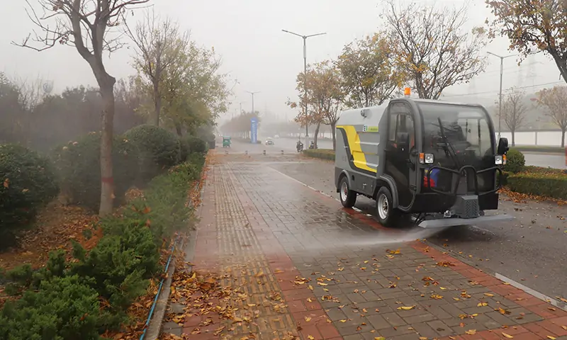 純電動四輪高壓清洗車：高效環保的環衛利器