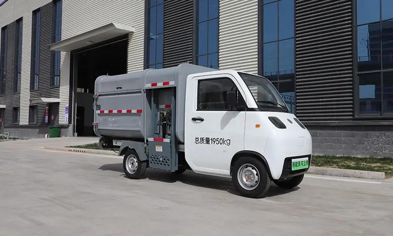 小巧靈活、綠色高效——新能源側裝式垃圾車引領城市清潔新趨勢
