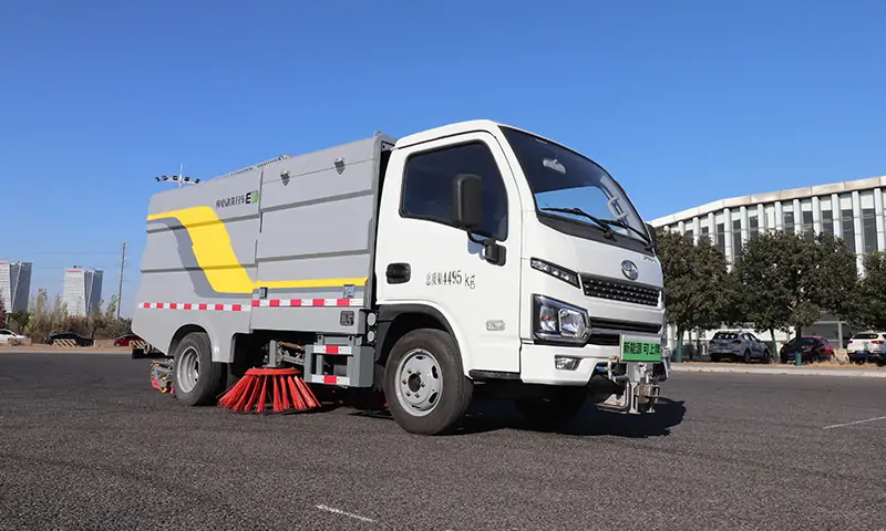 智慧環衛新標桿——新能源洗掃車助力城市綠色升級
