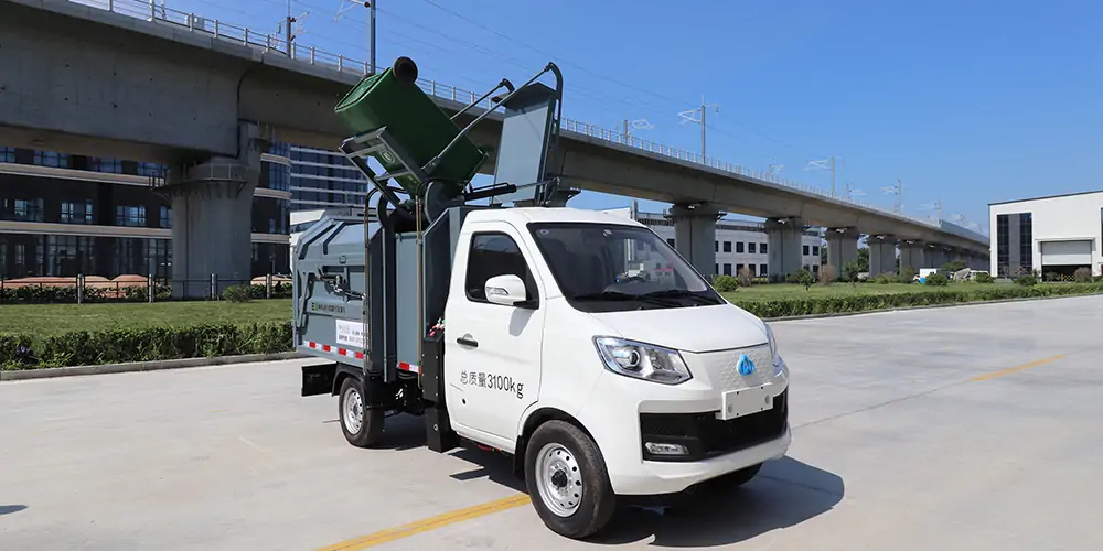 新能源側裝式垃圾車，新能源垃圾車，小型垃圾車，純電動垃圾車
