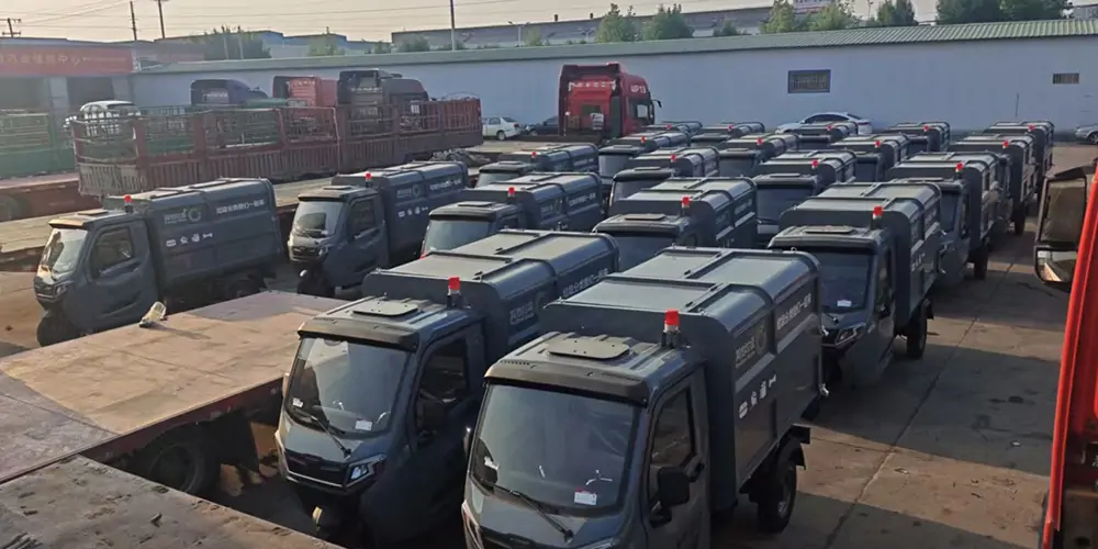 新能源側(cè)裝式垃圾清運車，側(cè)裝垃圾車，垃圾車，新能源垃圾車