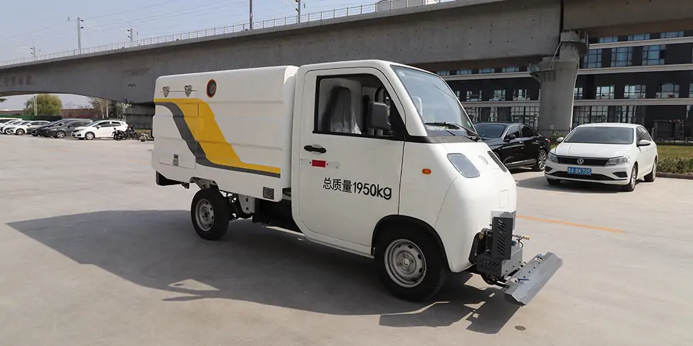 新能源路面養(yǎng)護(hù)車，高壓清洗車，高壓沖洗車，路面養(yǎng)護(hù)車