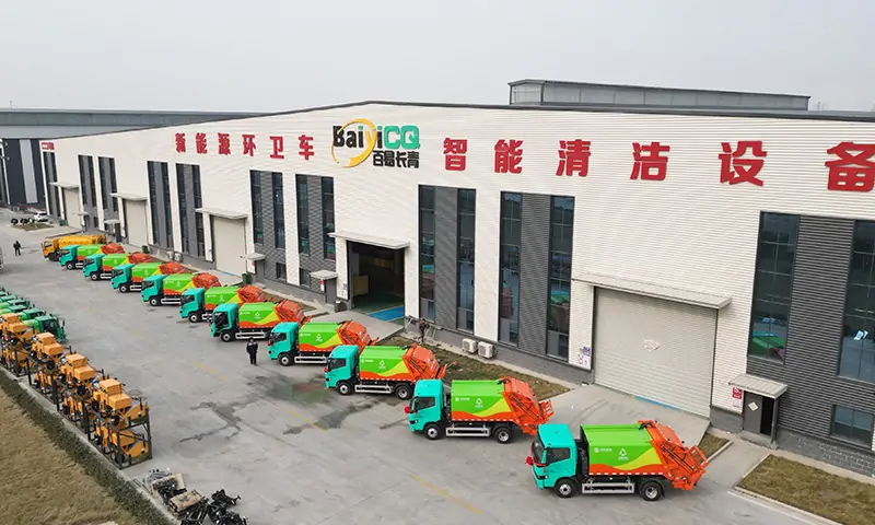 百易長青純電動壓縮式垃圾車發(fā)貨濟南，賦能綠色環(huán)衛(wèi)新發(fā)展