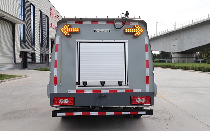 純電動路面養(yǎng)護車BY-C4500